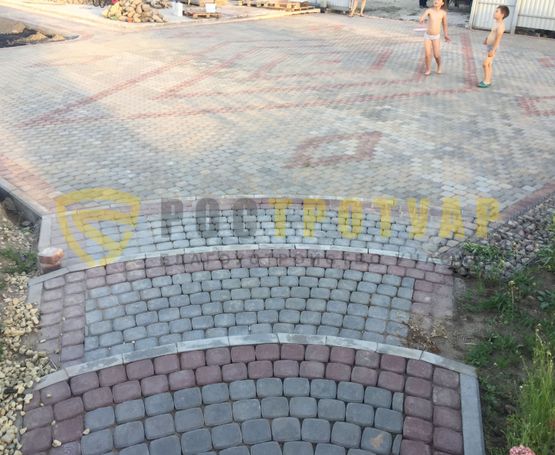 Укладка тротуарной плитки классика в Гатчине